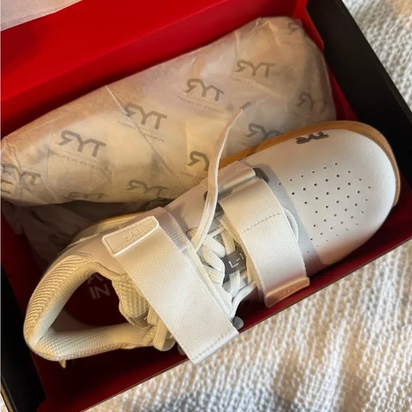 TYR L-1 Lifter Shoes - White and gum - Picture 4 of 6